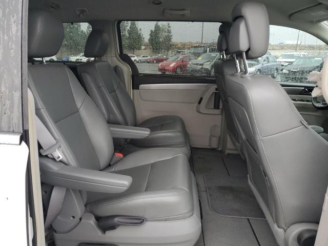 2V4RW3DG9BR634078 - 2011 VOLKSWAGEN ROUTAN SE WHITE photo 10