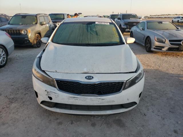 3KPFK4A78HE039655 - 2017 KIA FORTE LX WHITE photo 5