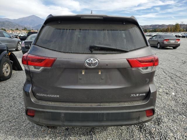 5TDJZRFH1KS568379 - 2019 TOYOTA HIGHLANDER SE GRAY photo 6