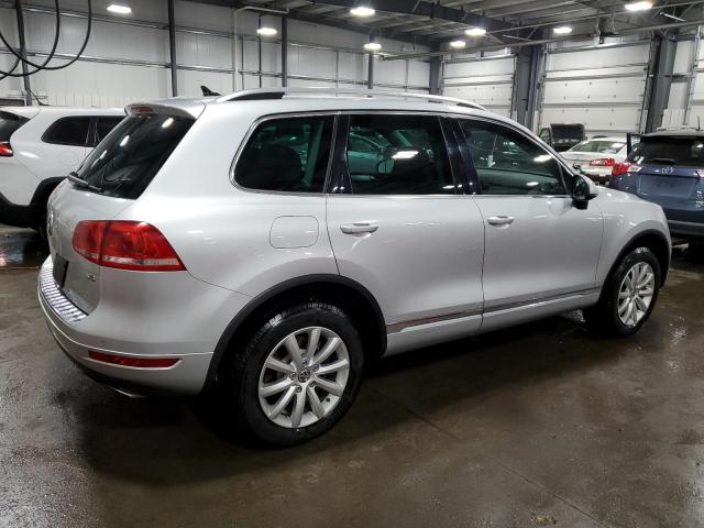 WVGFF9BPXCD001964 - 2012 VOLKSWAGEN TOUAREG V6 SILVER photo 3