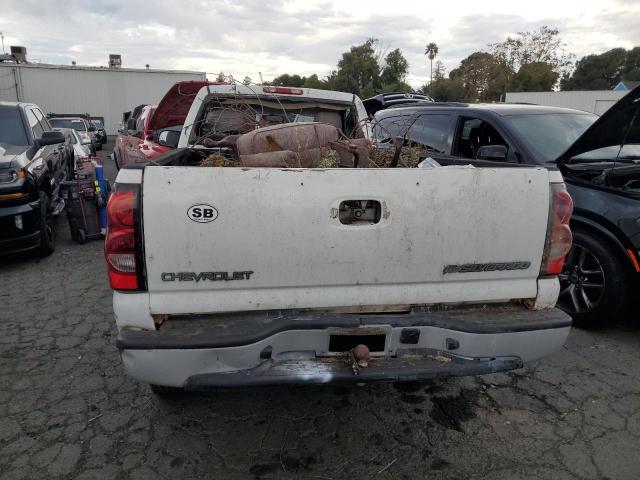 1GCHC24U46E185989 - 2006 CHEVROLET SILVERADO C2500 HEAVY DUTY WHITE photo 6