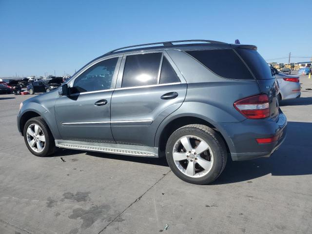 4JGBB8GB9BA680529 - 2011 MERCEDES-BENZ ML 350 4MATIC GRAY photo 2