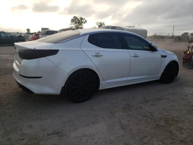 KNAGM4A76F5617675 - 2015 KIA OPTIMA LX WHITE photo 3