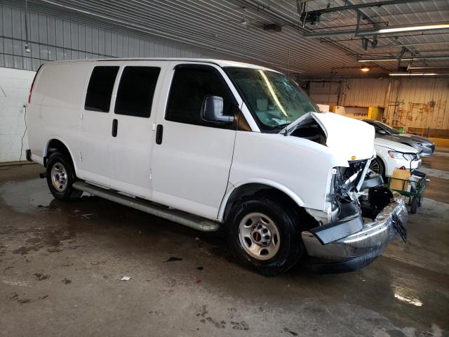 1GTW7AFG3J1902170 - 2018 GMC SAVANA G2500 WHITE photo 4