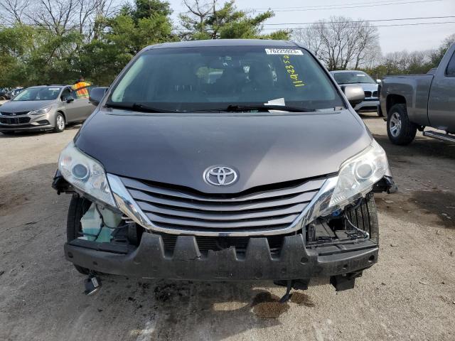 5TDYK3DC8FS570319 - 2015 TOYOTA SIENNA XLE GRAY photo 5