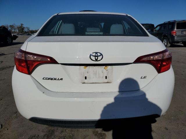 2T1BURHE8JC084044 - 2018 TOYOTA COROLLA L WHITE photo 6