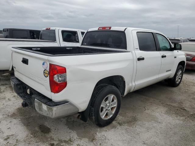 5TFDW5F10JX685915 - 2018 TOYOTA TUNDRA CREWMAX SR5 WHITE photo 3