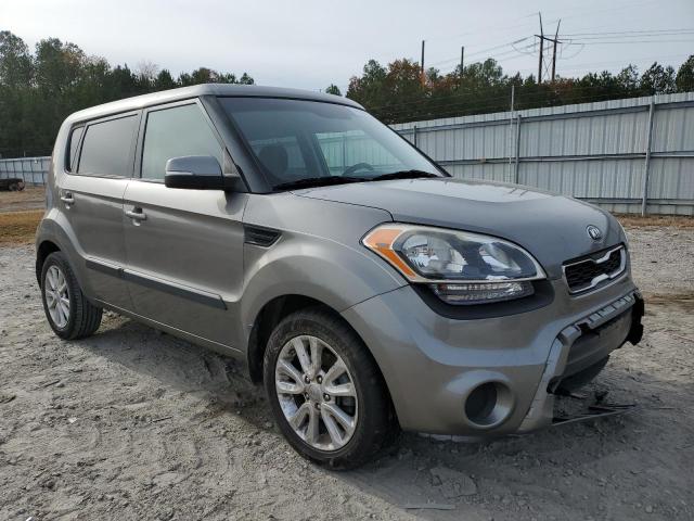 KNDJT2A67D7612588 - 2013 KIA SOUL +/!/S + GRAY photo 4