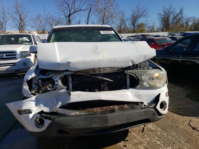 5GADT13S762303061 - 2006 BUICK RAINIER CXL WHITE photo 5