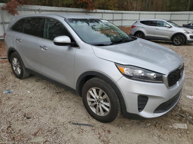 5XYPG4A56KG570108 - 2019 KIA SORENTO LX SILVER photo 4