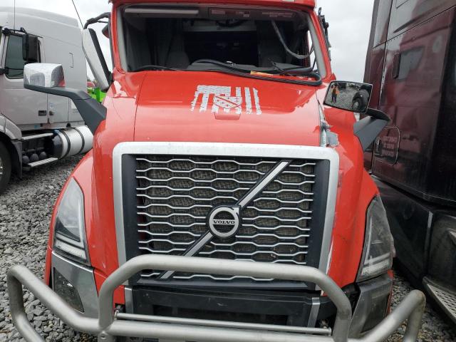 4V4NC9EH0PN606951 - 2023 VOLVO VN VNL RED photo 7