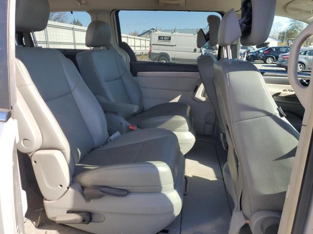 2V4RW3DG9BR669588 - 2011 VOLKSWAGEN ROUTAN SE SILVER photo 10