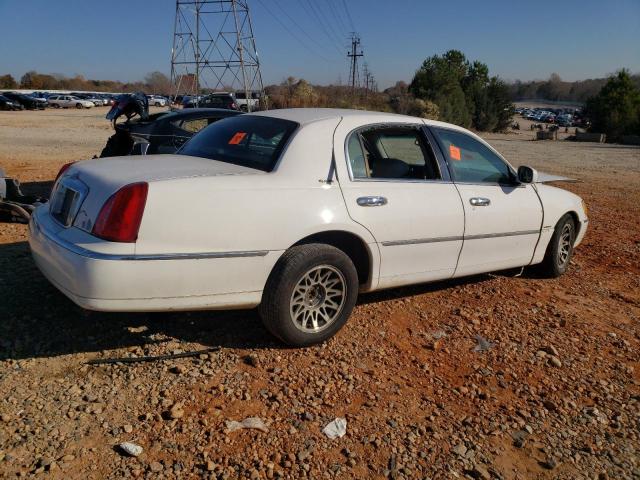 1LNHM82W31Y669854 - 2001 LINCOLN TOWN CAR SIGNATURE WHITE photo 3