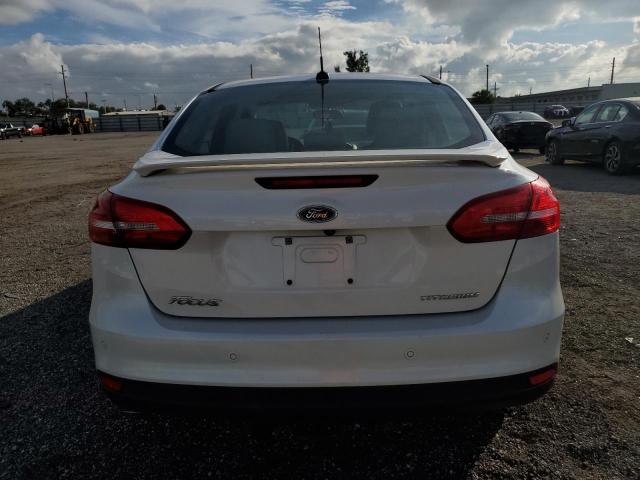 1FADP3J28JL279444 - 2018 FORD FOCUS TITANIUM WHITE photo 6