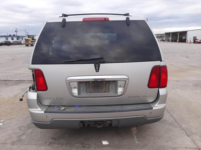 5LMFU27R24LJ22743 - 2004 LINCOLN NAVIGATOR 银色 照片 6