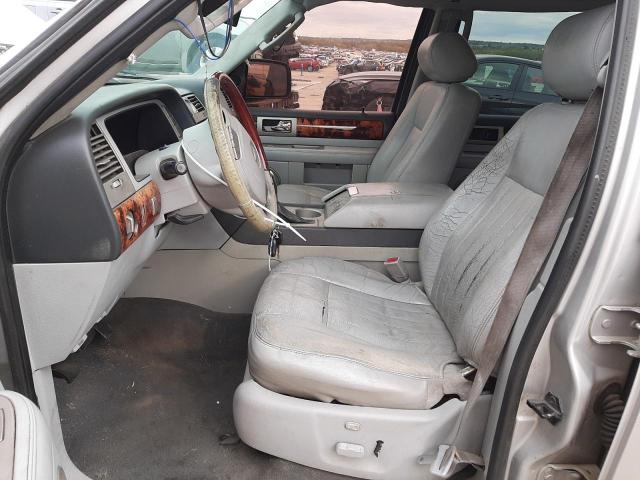 5LMFU27R24LJ22743 - 2004 LINCOLN NAVIGATOR SILVER photo 7