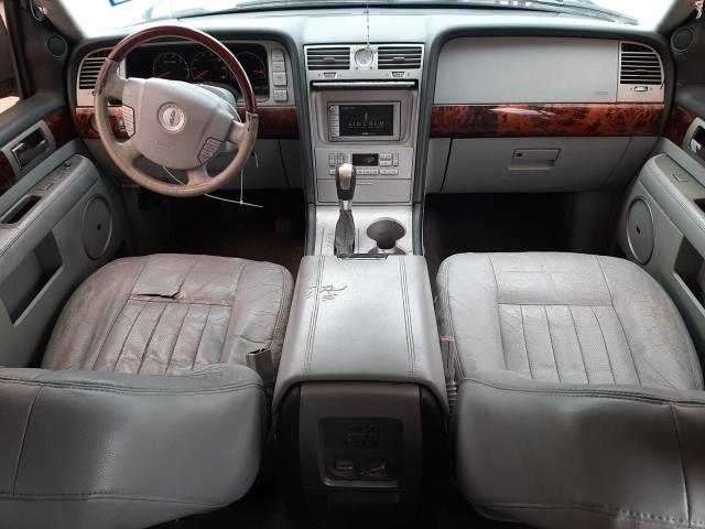 5LMFU27R24LJ22743 - 2004 LINCOLN NAVIGATOR 银色 照片 8
