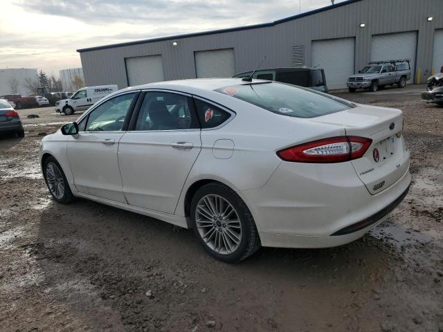 3FA6P0HD4FR232323 - 2015 FORD FUSION SE WHITE photo 2