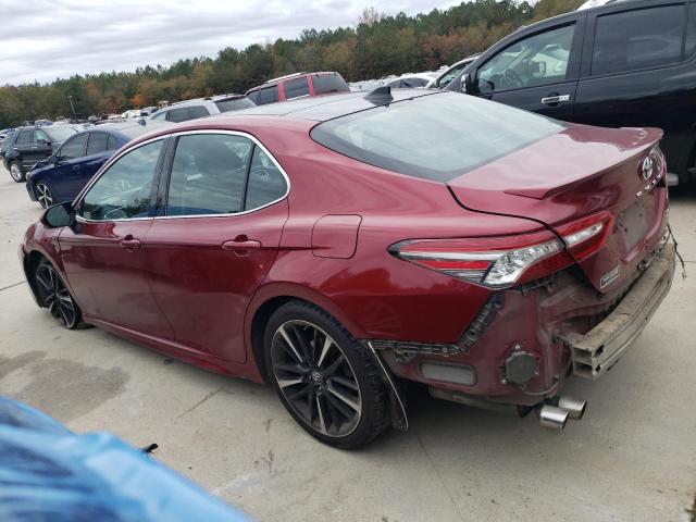 4T1B61HK8JU500271 - 2018 TOYOTA CAMRY XSE RED photo 2