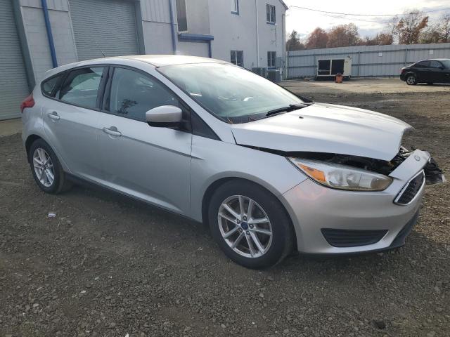 1FADP3K24JL315287 - 2018 FORD FOCUS SE SILVER photo 4