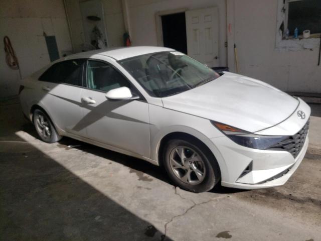 5NPLL4AG0MH036352 - 2021 HYUNDAI ELANTRA SE WHITE photo 4