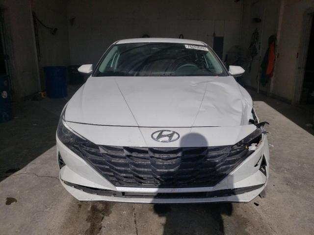 5NPLL4AG0MH036352 - 2021 HYUNDAI ELANTRA SE WHITE photo 5