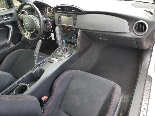 JF1ZNAA19F8709239 - 2015 TOYOTA SCION FR-S თეთრი ფოტო 8