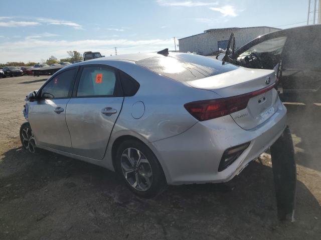 3KPF24AD8ME413374 - 2021 KIA FORTE FE SILVER photo 2