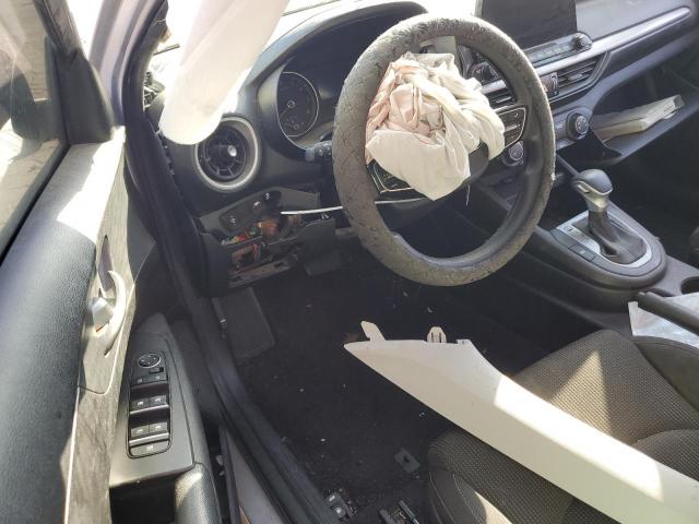 3KPF24AD8ME413374 - 2021 KIA FORTE FE SILVER photo 8