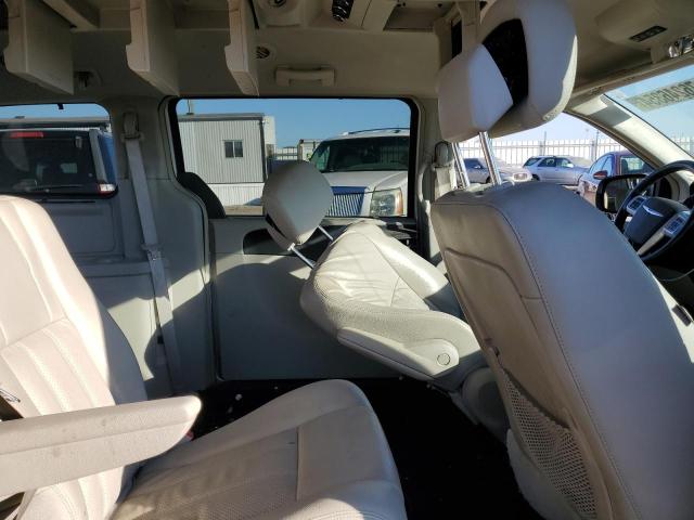 2A4RR8DG5BR704393 - 2011 CHRYSLER TOWN & COU TOURING L SILVER photo 11