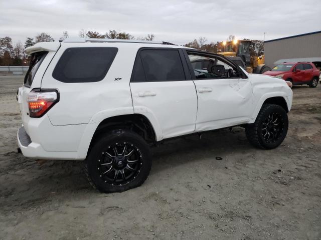 JTEBU5JR9J5529308 - 2018 TOYOTA 4RUNNER SR5/SR5 PREMIUM თეთრი ფოტო 3