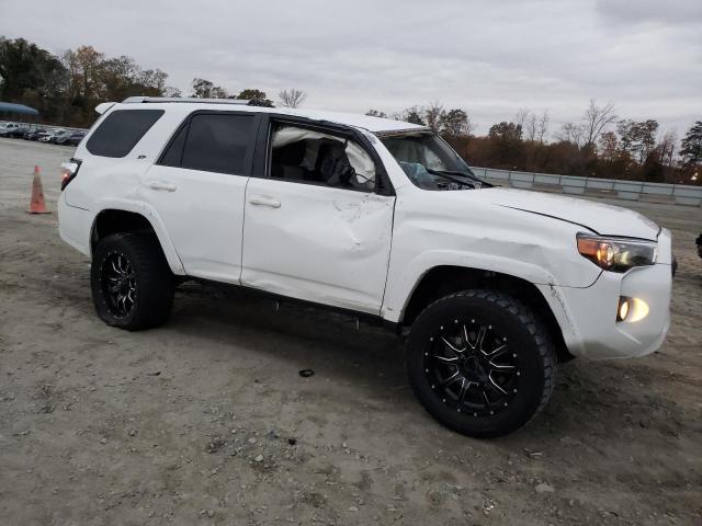 JTEBU5JR9J5529308 - 2018 TOYOTA 4RUNNER SR5/SR5 PREMIUM თეთრი ფოტო 4