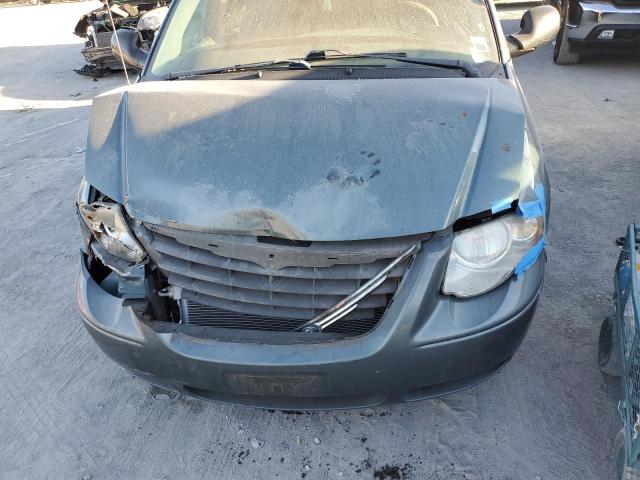 2C4GP44RX5R215800 - 2005 CHRYSLER TOWN & COU LX BLUE photo 12