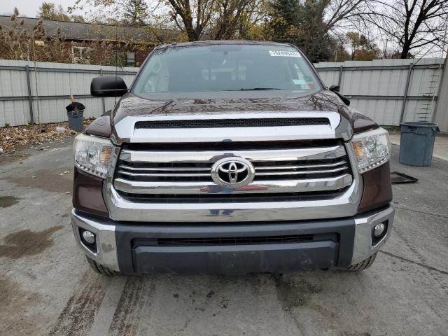 5TFRY5F14HX219429 - 2017 TOYOTA TUNDRA DOUBLE CAB SR/SR5 BROWN photo 5