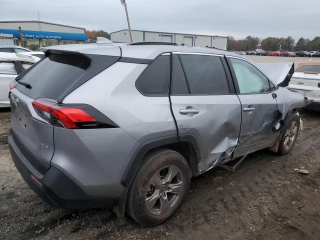 2T3W1RFV3PC217645 - 2023 TOYOTA RAV4 XLE SILVER photo 3