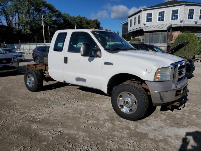 1FTSX21575EA21982 - 2005 FORD F250 SUPER DUTY WHITE photo 4