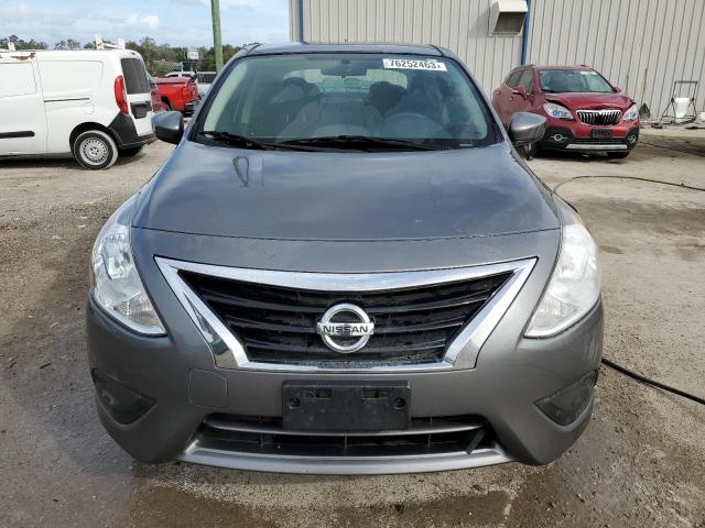 3N1CN7AP2HL813392 - 2017 NISSAN VERSA S GRAY photo 5