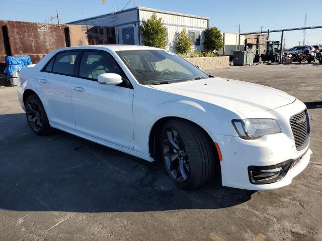 2C3CCABT0PH552299 - 2023 CHRYSLER 300 S WHITE photo 4