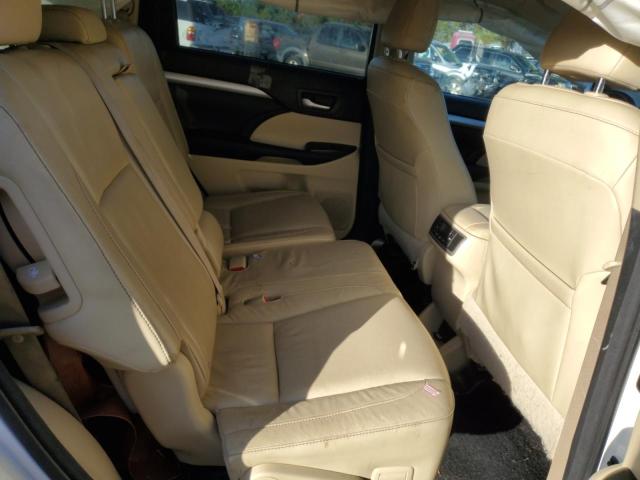 5TDKKRFH0GS125513 - 2016 TOYOTA HIGHLANDER XLE WHITE photo 11
