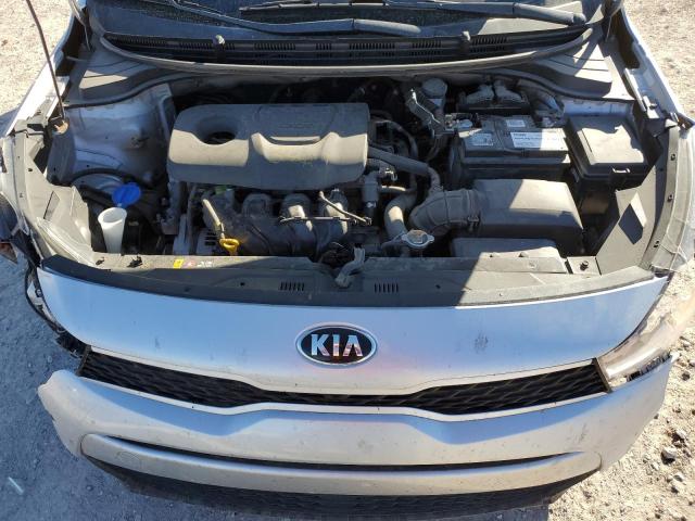 3KPA25AB8JE088896 - 2018 KIA RIO LX SILVER photo 11