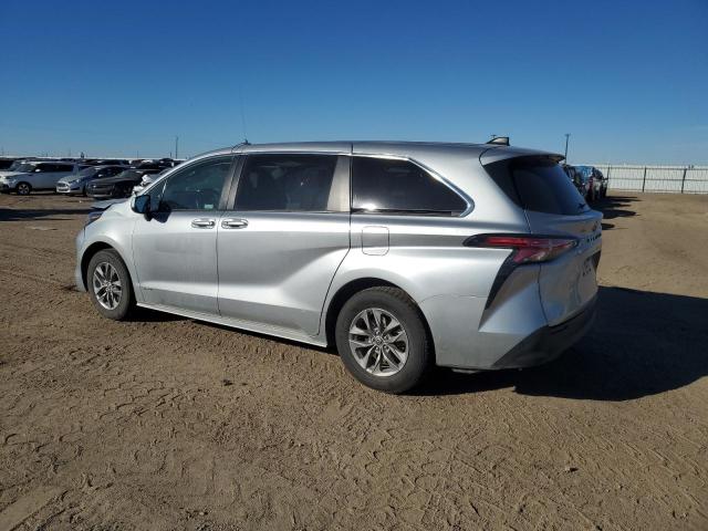 5TDKRKEC3MS064713 - 2021 TOYOTA SIENNA LE SILVER photo 2