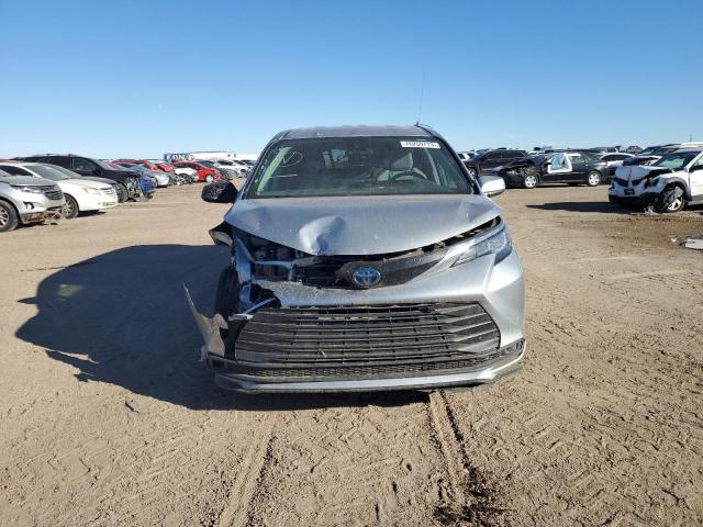 5TDKRKEC3MS064713 - 2021 TOYOTA SIENNA LE SILVER photo 5