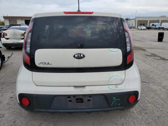 KNDJN2A23K7014289 - 2019 KIA SOUL WHITE photo 6