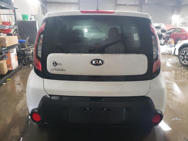 KNDJN2A25G7820951 - 2016 KIA SOUL WHITE photo 6