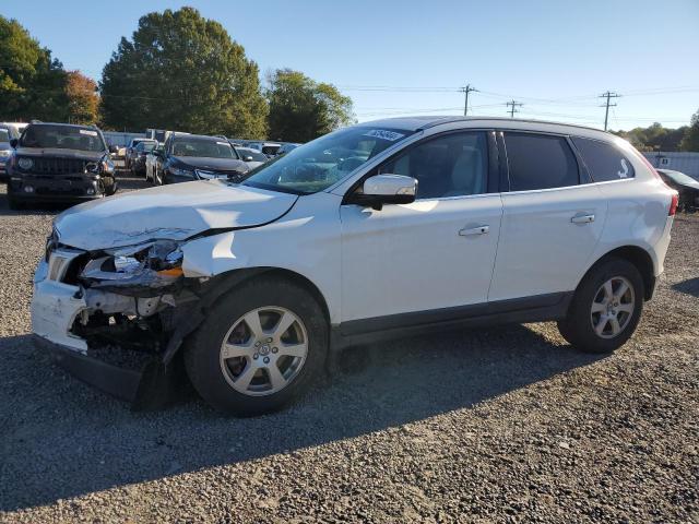 2011 VOLVO XC60 3.2, 