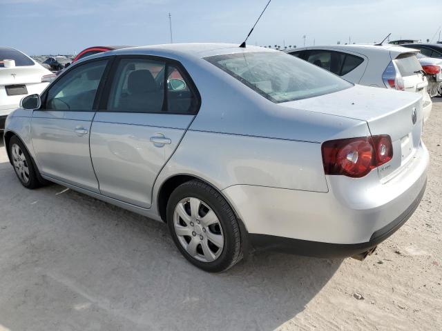 3VWHM71K38M089410 - 2008 VOLKSWAGEN JETTA S SILVER photo 2