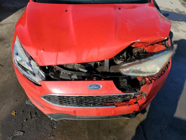 1FADP3F28GL308748 - 2016 FORD FOCUS SE RED photo 11