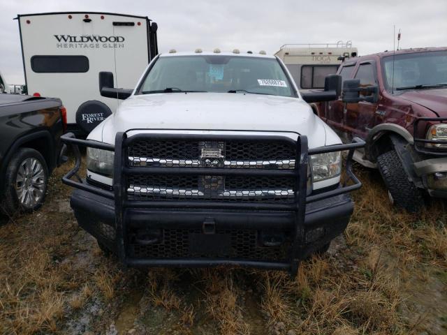 3C7WRTCL0DG527452 - 2013 RAM 3500 WHITE photo 5