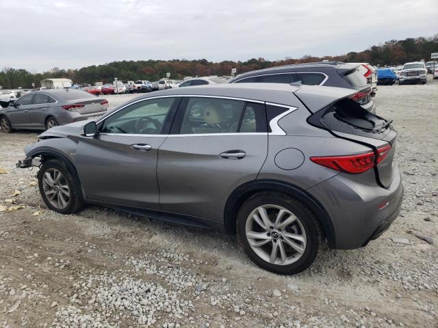 SJKCH5CP2JA050368 - 2018 INFINITI QX30 BASE GRAY photo 2