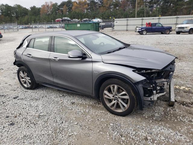 SJKCH5CP2JA050368 - 2018 INFINITI QX30 BASE 灰色 照片 4